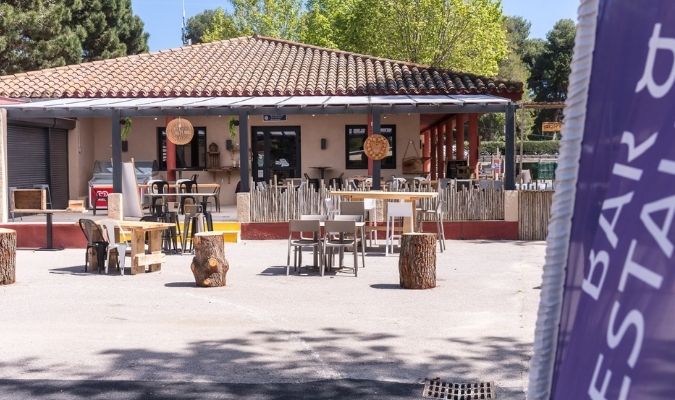 Camping avec Bar Restaurant à vendres plage